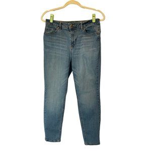 d. jeans with design on back pockets, tapered leg Size 8